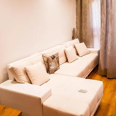 Luxurious Alpine In Posh Winter Διαμέρισμα